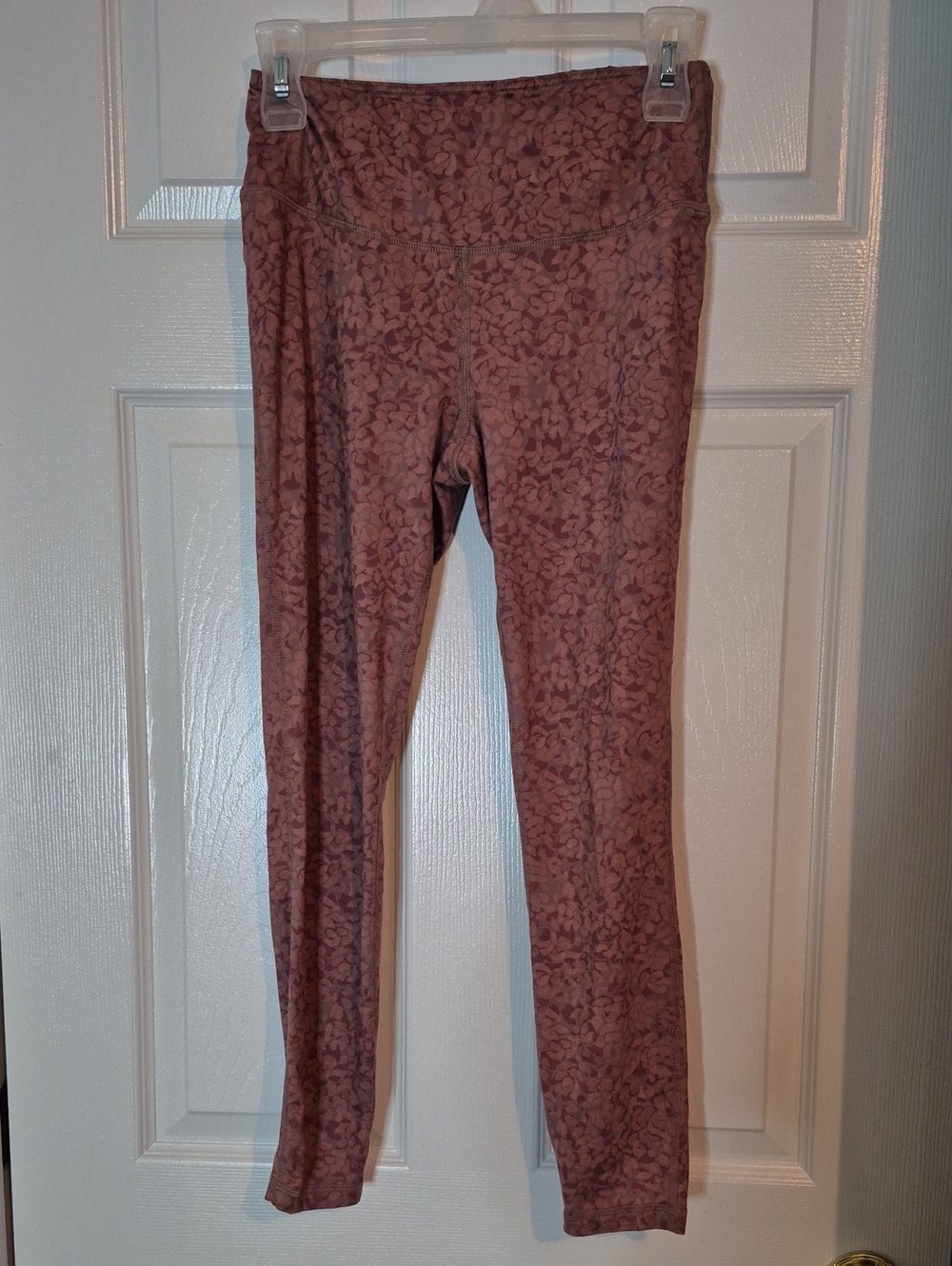 Joe Fresh Leggings Size Small Blush And Burgundy Camo Print